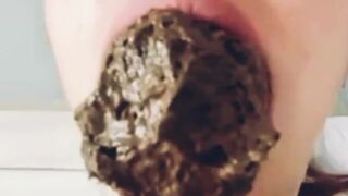 ... deliciosa comiendo su propia mierda, ScatKings.com Scat Porn 2 ScatKings.com Scat Porn