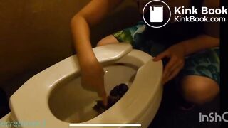 Elle mange sa merde, ScatKings.com Scat Porn 4 ScatKings.com Scat Porn