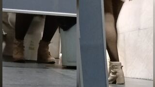 MUJER HACE CACA EN GASOLINERA, ScatKings.com Scat Porn 17 ScatKings.com Scat Porn