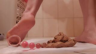 Unclogging her system, ScatKings.com Scat Porn 14 ScatKings.com Scat Porn