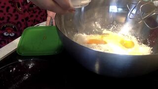 yammy scat cup cake, ScatKings.com Scat Porn 1 ScatKings.com Scat Porn